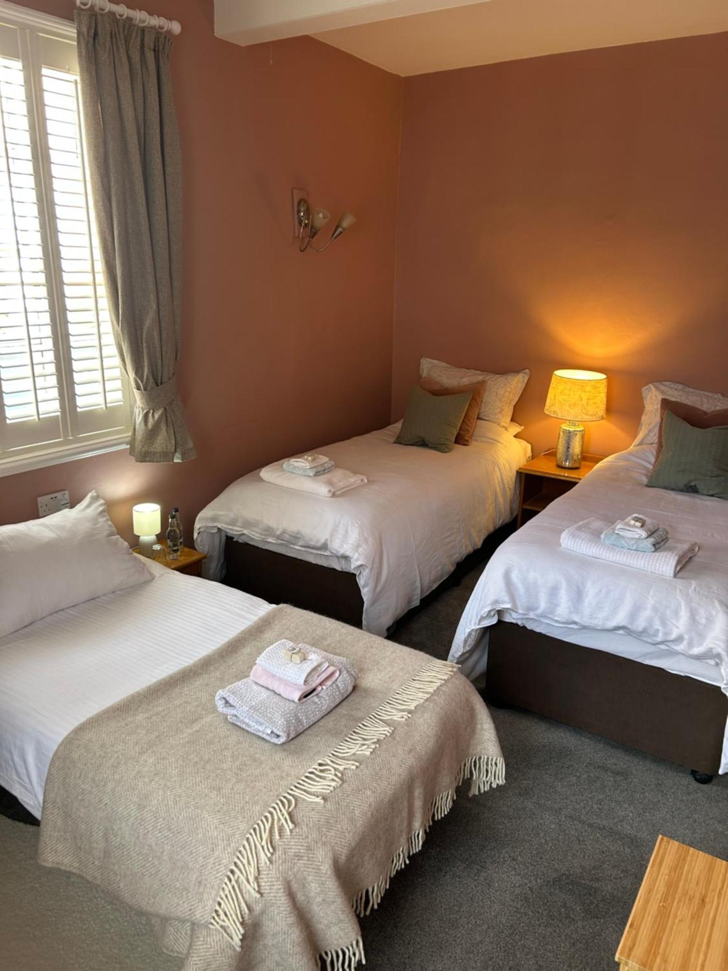 The Crown Hotel Саутуел Екстериор снимка